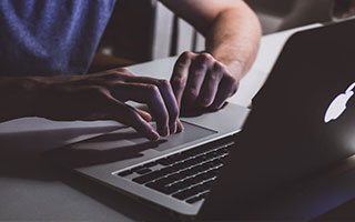 世界杯直播软件下载-国足40强赛对手有多可怕?叙利亚球迷爬上高楼看球