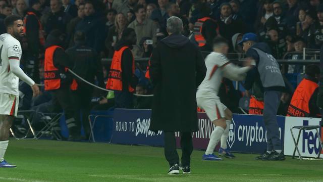 世界杯客户端安装-切尔西2-5惨败巴黎！内托怒推球童引冲突，致敬阿扎尔？